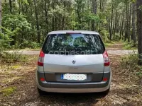Usado Renault Scenic E-Tech Dynamique 105 CV (77 kW) 2006 Gris / plata Monovolumen