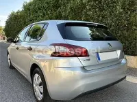 Usado Peugeot 308 Access 100 CV (73 kW) 2017 Gris / plata Berlina