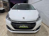 Usado Peugeot 208 Style 82 CV (60 kW) 2017 Blanco Utilitario