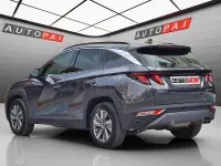 Usado Hyundai Tucson 115 CV (84 kW) 2022 Gris / plata SUV