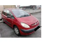 Usado Citroën Xsara Picasso 95 CV (69 kW) 2005 Rojo Monovolumen