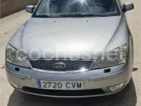 Usado Ford Mondeo Ghia 130 CV (95 kW) 2004 Gris / plata Berlina
