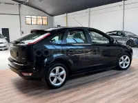 Usado Ford Focus Trend 109 CV (80 kW) 2009 Negro Berlina