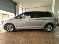 Usado VW Touran Advance 150 CV (110 kW) 2016 Gris / plata Monovolumen