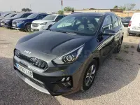 Gebraucht Kia Niro 141 PS (103 kW) 2022 Grau SUV