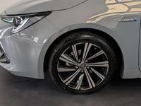 Usado Toyota Corolla Style 122 CV (89 kW) 2022 Gris Utilitario