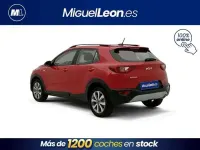 Usado Kia Stonic 101 CV (74 kW) 2025 Rojo SUV