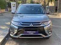Usado Mitsubishi Outlander P-HEV 203 CV (149 kW) 2017 Gris / plata SUV