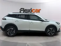 Usado Peugeot 2008 Active 100 CV (73 kW) 2023 Blanco SUV