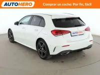 Usado Mercedes A180 AMG line 136 CV (100 kW) 2022 Blanco Berlina