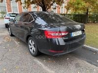 Usado Skoda Superb Active 150 CV (110 kW) 2018 Negro Berlina