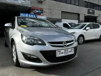 Usado Opel Astra Selective 110 CV (80 kW) 2014 Gris / plata Berlina
