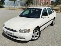 Usado Ford Escort Ghia 90 CV (66 kW) 1997 Blanco Berlina