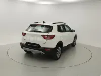 Usado Kia Stonic 100 HP (73 kW) 2025 Branco SUV