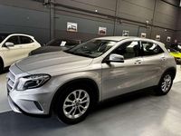 Usado Mercedes GLA180 Style 122 CV (89 kW) 2016 Gris SUV