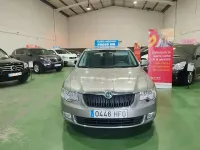 Usado Skoda Superb Ambition 140 CV (102 kW) 2011 Gris / plata Berlina