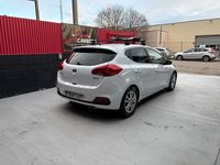 Usado Kia Ceed GT 90 HP (66 kW) 2015 Branco Sedan
