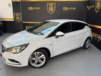Usado Opel Astra Dynamic 136 CV (100 kW) 2018 Blanco Berlina