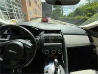 Usado Jaguar E-Pace R-Dynamic 249 CV (183 kW) 2018 Gris / plata SUV