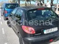 Usado Peugeot 206 75 CV (55 kW) 2004 Negro Berlina