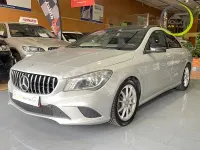 Usado Mercedes CLA200 136 CV (100 kW) 2015 Gris / plata Coupe