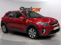Usado Kia Stonic 101 CV (74 kW) 2022 Burdeos SUV