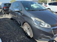 Usado Peugeot 208 Style 82 CV (60 kW) 2018 Gris / plata Utilitario