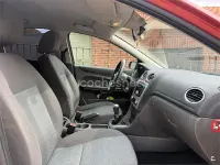 Usado Ford Focus Trend 115 CV (84 kW) 2007 Granate Berlina
