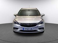Usado Opel Astra Selective 110 HP (80 kW) 2019 Prateado Citadino
