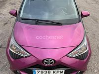 Usado Toyota Aygo X-cite 69 CV (50 kW) 2018 Rosa Utilitario