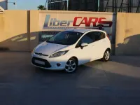 Usado Ford Fiesta Ghia 90 CV (66 kW) 2010 Blanco Utilitario