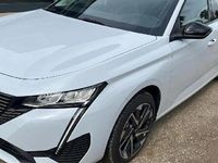 Usado Peugeot 308 Allure 136 CV (100 kW) 2024 Blanco okenite Familiar