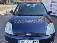 Usado Ford Fiesta Ambiente 68 CV (50 kW) 2002 Azul Utilitario