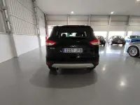 Usado Ford Kuga Trend 120 CV (88 kW) 2015 Negro SUV