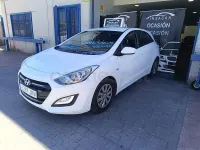 Usado Hyundai i30 100 CV (73 kW) 2016 Blanco Berlina
