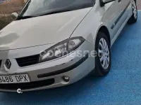 Usado Renault Laguna II Dynamique 120 CV (88 kW) 2005 Verde Berlina