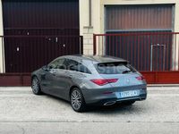 Usado Mercedes CLA200 Shooting Brake 150 CV (110 kW) 2020 Gris / plata Familiar