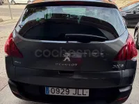Usado Peugeot 3008 Access 120 CV (88 kW) 2015 Negro Familiar