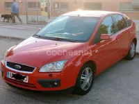 Usado Ford Focus Sport 136 CV (100 kW) 2006 Rojo Berlina