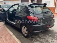 Usado Peugeot 206 75 CV (55 kW) 2000 Negro Berlina