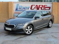 Usado Skoda Octavia Ambition 150 CV (110 kW) 2022 Gris / plata Familiar