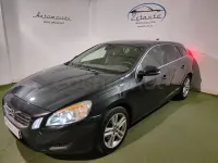 Usado Volvo V60 Momentum 181 CV (133 kW) 2014 Azul Familiar