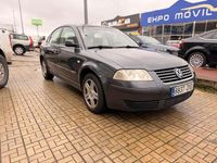 Usado VW Passat Trendline 99 CV (72 kW) 2002 Azul Berlina