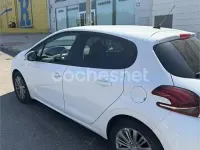 Usado Peugeot 208 Style 82 CV (60 kW) 2016 Blanco Utilitario