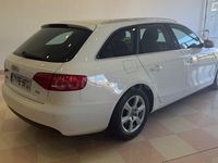 Usado Audi A4 Attraction 136 CV (100 kW) 2011 Blanco Familiar