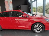 Usado Hyundai i30 120 CV (88 kW) 2018 Rojo Berlina