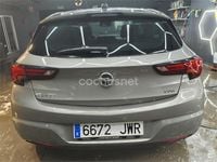 Usado Opel Astra Dynamic 136 CV (100 kW) 2017 Gris / plata Berlina
