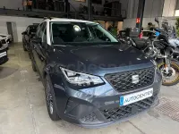 Usado Seat Arona Style 110 CV (80 kW) 2023 Gris / plata SUV