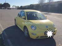 Usado VW New Beetle 115 CV (84 kW) 1999 Amarillo Utilitario