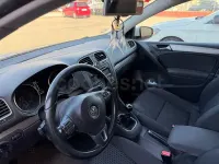 Usado VW Golf VII 105 CV (77 kW) 2012 Blanco Berlina